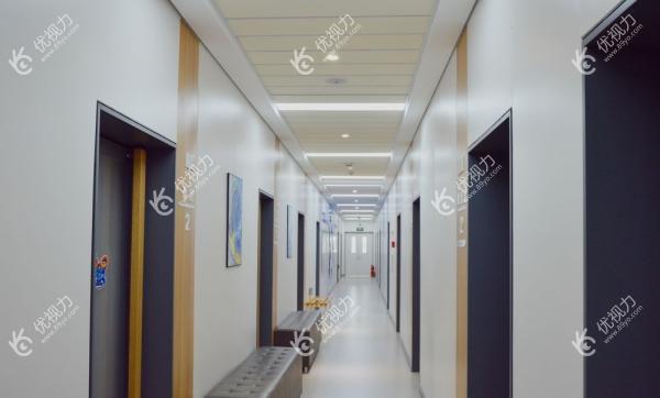 诊室走廊